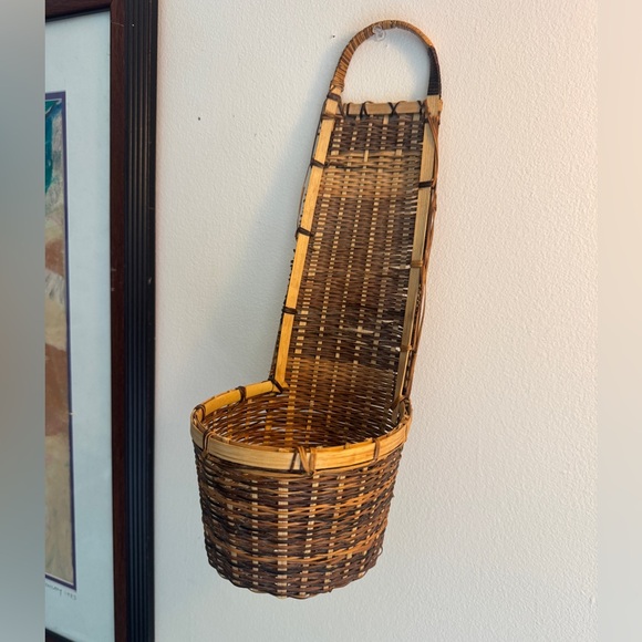 MCM Woven Wicker Wall Hanging Basket Planter - Picture 3 of 6